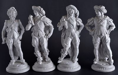 Moschettieri, sculture in ceramica invetriata