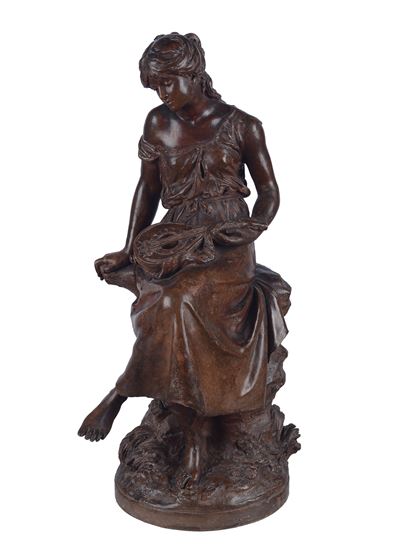 Ragazza con mandolino in terracotta