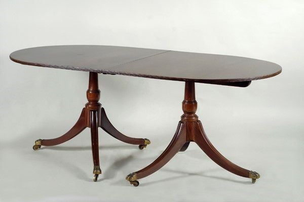 Tavolo ovale  - Auction Antiquariato - Galleria Pananti Casa d'Aste