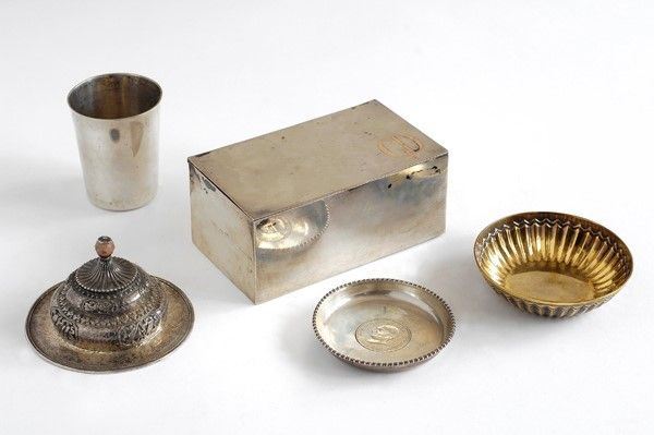 Scatola in metallo argentato  - Auction Antiquariato - Galleria Pananti Casa d'Aste