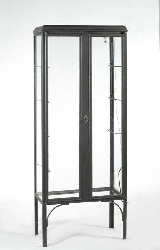 Vetrina  - Auction Antiquariato - Galleria Pananti Casa d'Aste