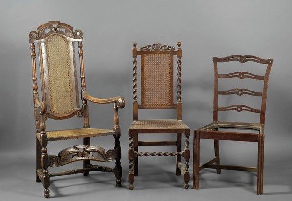 Due sedie e una poltrona  - Asta Antiquariato - mobili, dipinti e oggetti di arredo - Galleria Pananti Casa d'Aste