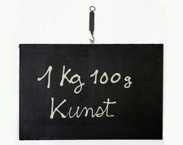 Ben Vautier : 1 Kg 100g Kunst  (1986)  - Acrilico su tela con presa in metallo - Asta Arredi, dipinti, mobili e oggetti di antiquariato - I - Galleria Pananti Casa d'Aste