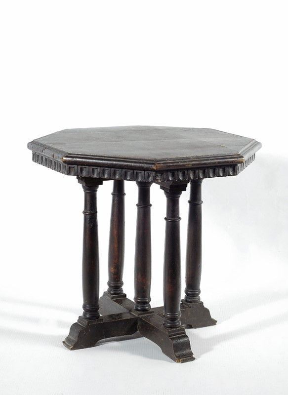 Tavolino ottagonale  - Auction Arredi, dipinti, mobili e oggetti di antiquariato - I - Galleria Pananti Casa d'Aste