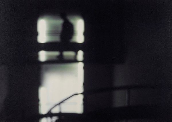 Flavio Favelli : Uomo al museo  (1998)  - Stampa fotografica - Auction Arte Contemporanea, Grafica ed Edizioni - I - Galleria Pananti Casa d'Aste
