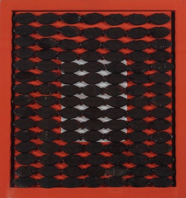 Maurizio Savini : Kiss kiss  (2000)  - Caramelle e pvc su tavola - Auction Autori dell'800-900, Arte Moderna e Contemporanea, Grafica ed Edizioni - Galleria Pananti Casa d'Aste