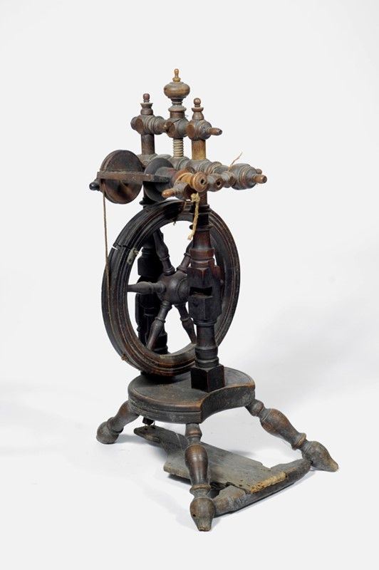 Arcolaio a pedale  - Auction Antiquariato - mobili, dipinti e oggetti di arredo - Galleria Pananti Casa d'Aste