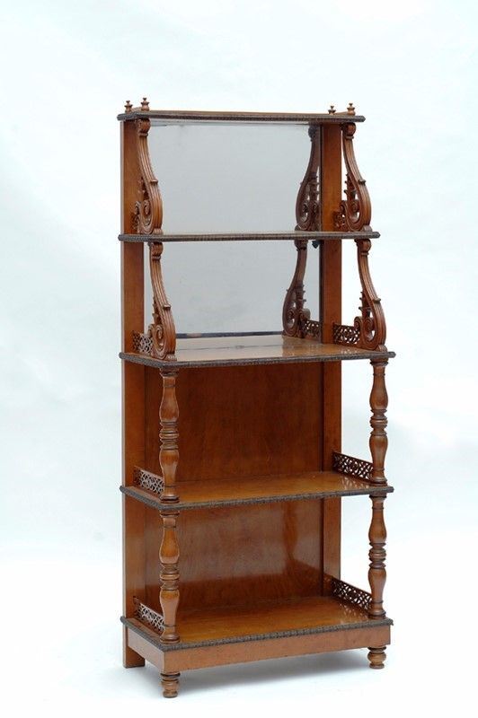 Etagere