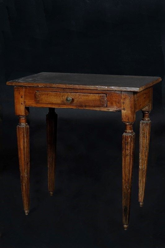 Tavolino  - Auction Antiquariato - mobili, dipinti e oggetti di arredo - I - Galleria Pananti Casa d'Aste