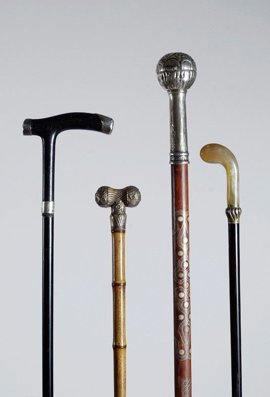 Gruppo di quattro bastoni  - Asta STORART: Dipinti, oggetti, arredi dal XVII al XX sec. - II - Galleria Pananti Casa d'Aste