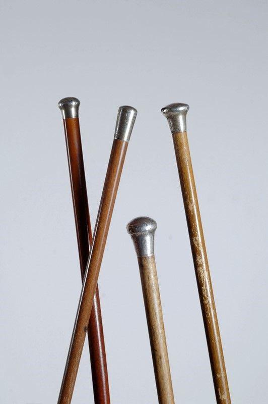 Quattro bastoni  - Asta STORART: Dipinti, oggetti, arredi dal XVII al XX sec. - II - Galleria Pananti Casa d'Aste