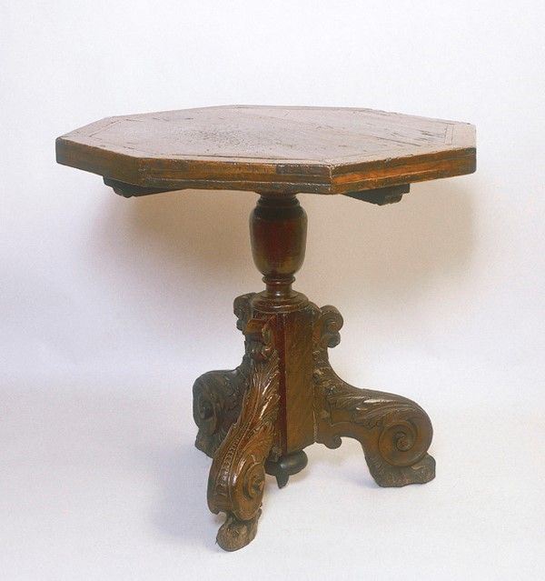 Tavolo ottagonale  - Asta Antiquariato - mobili, dipinti e oggetti di arredo - Galleria Pananti Casa d'Aste