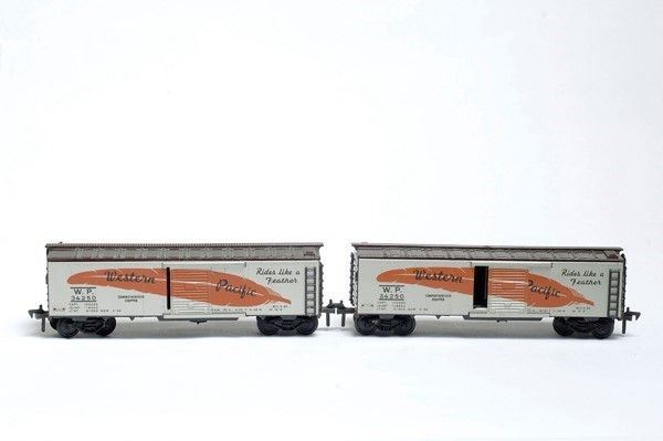 Due Vagoni Merci Us Box-car Western Pacific Mod. 1429 Fleischmann