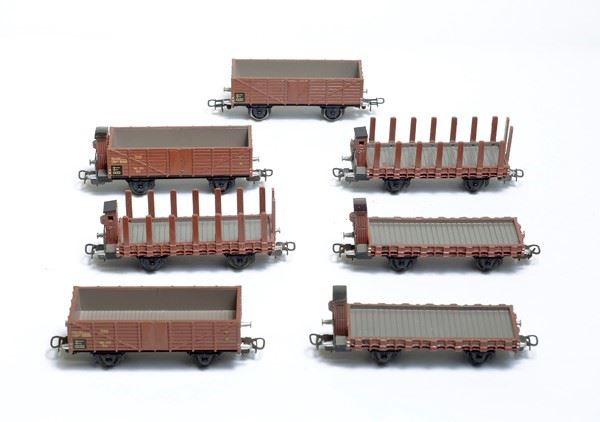 Sette carri merci  vari modelli Liliput  - Auction MODELLISMO FERROVIARIO TRENINI DA COLLEZIONE - Galleria Pananti Casa d'Aste