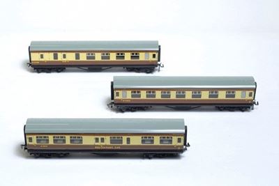 Tre Carrozze Passeggeri Hornby Dublo