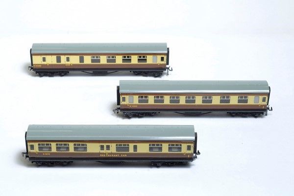 Tre Carrozze Passeggeri Hornby Dublo