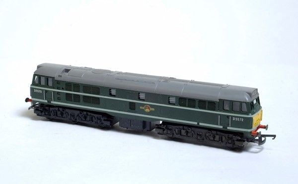 Locomotore Diesel British Raylways Mod D5572 Tri Ang Hornby