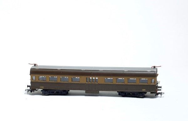 Carrozza V2002 FNM Rivarossi