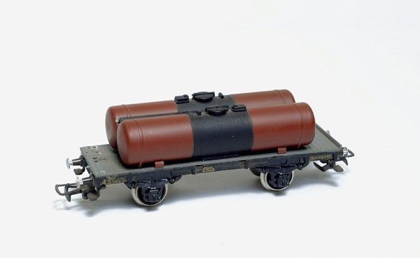 Carro pianale tipo M 1941 FS con due serbatoi  12028 1963   Rivarossi