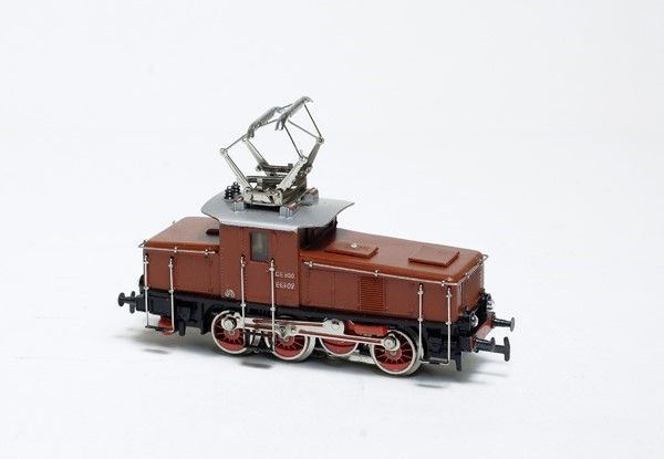 Locomotore  elettrico da manovra CE800 E6 marrone  3 02   1953 Marklin