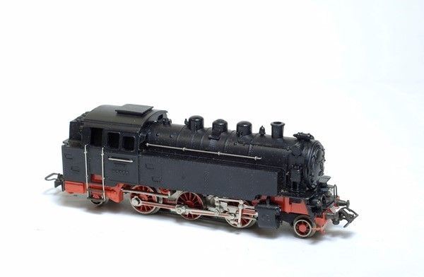 Locomotiva a vapore Mod. TP 800    Marklin