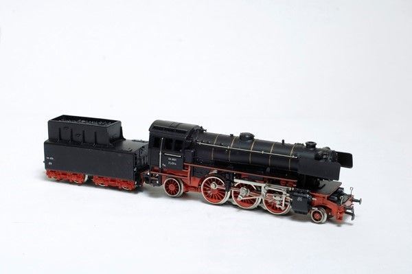 Locomotiva a Vapore Mod da 800 23014 con Tender Mod Da809 Marklin