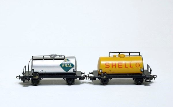 Due Vagoni Cisterna Aral e Shell Mod Db 599 304 Marklin