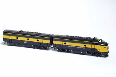 Locomotore Diesel a Due Unità in Ottone Chicago North Western F9 A-b Set Tenshodo