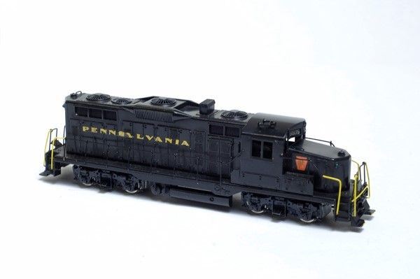 Locomotore diesel in ottone Pennsylvania GP 2O  Tenshodo