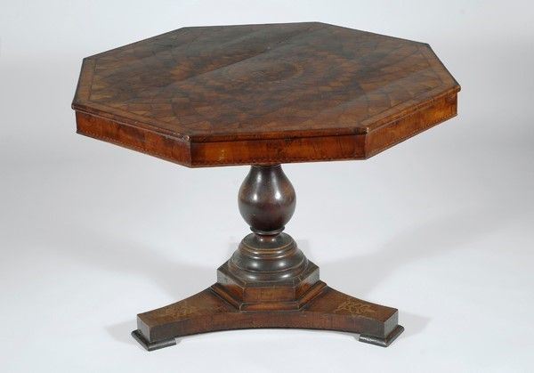 Tavolo ottgonale  - Asta STORART: Dipinti, oggetti, arredi dal XVII al XX sec. - II - Galleria Pananti Casa d'Aste
