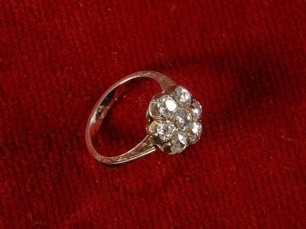 Anello in oro bianco con solitario  - Asta C'ERA UNA VOLTA - Galleria Pananti Casa d'Aste