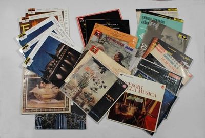 Gruppo di 23 Dischi in Vinile 33 Giri