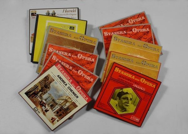 Undici cofanetti  contenenti dischi in vinile 33 a giri  - Asta C'ERA UNA VOLTA - Galleria Pananti Casa d'Aste
