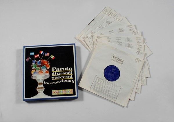 Cofanetto Contenente Raccolta di 10 Dischi in Vinile a 33 Giri