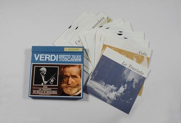 Cofanetto contenente raccolta di 8 dischi in vinile a 33 giri  - Asta C'ERA UNA VOLTA - Galleria Pananti Casa d'Aste