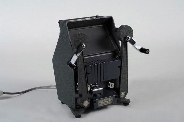 Yashica model II, editor per montaggio pellicole