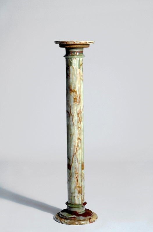 Colonna in alabastro cm. alt. 108  - Asta STORART: Dipinti, oggetti, arredi dal XVII al XX sec. - II - Galleria Pananti Casa d'Aste