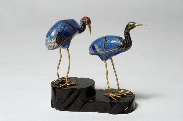 Due uccelli in metallo cloisonne, Cina XX sec., cm. 7,5