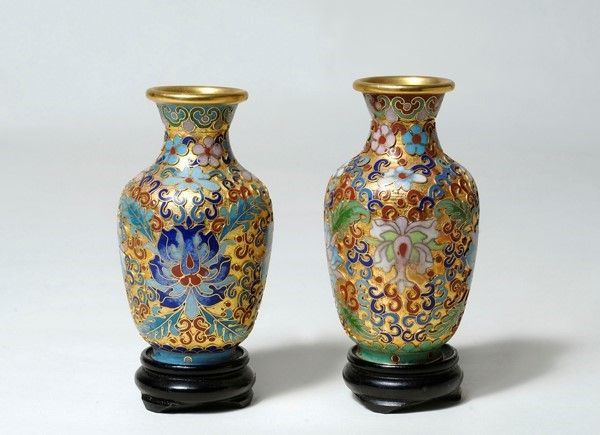 Due vasetti in metallo cloisonnè , Cina XX sec., cm. 10,5