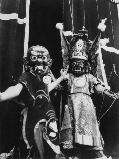 Danze Sacre ("cham") a Kirimtse, Valle di Chumbi, Tibet, Giugno 1948