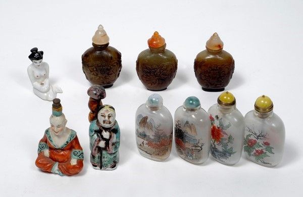 Gruppo di dieci snuff bottles
