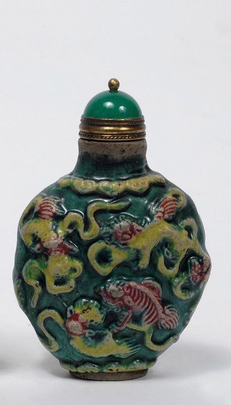 Snuff bottle
