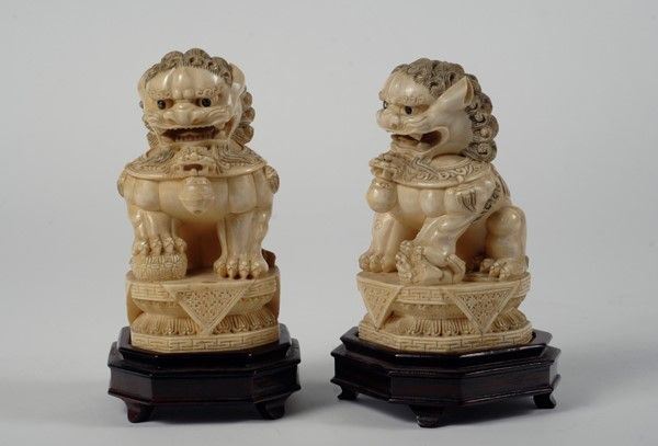 Coppia di sculture