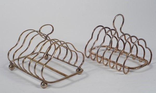 Due porta toast  - Auction Dipinti dal XV al XX sec. e oggetti di antiquariato - Galleria Pananti Casa d'Aste