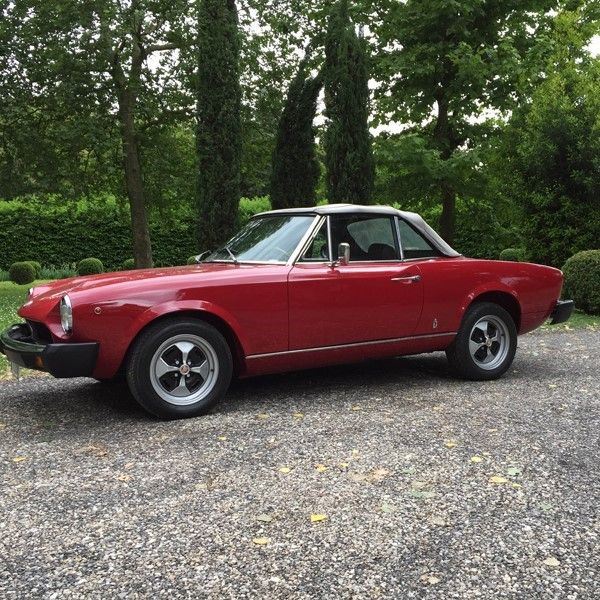 Fiat 124 Spider