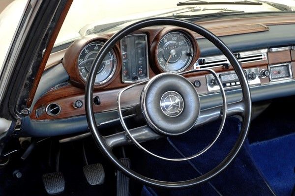 Mercedes Benz 220 Cabriolet