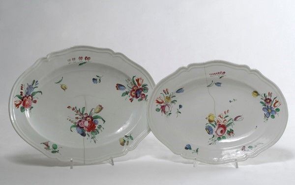 Due vassoi di forma ovale  - Auction Antiquariato, mobili, porcellane e dipinti antichi - I - Galleria Pananti Casa d'Aste