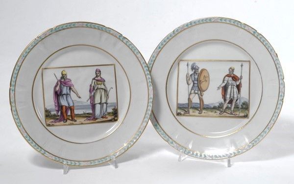 Due piatti  - Asta Antiquariato, mobili, porcellane e dipinti antichi - I - Galleria Pananti Casa d'Aste
