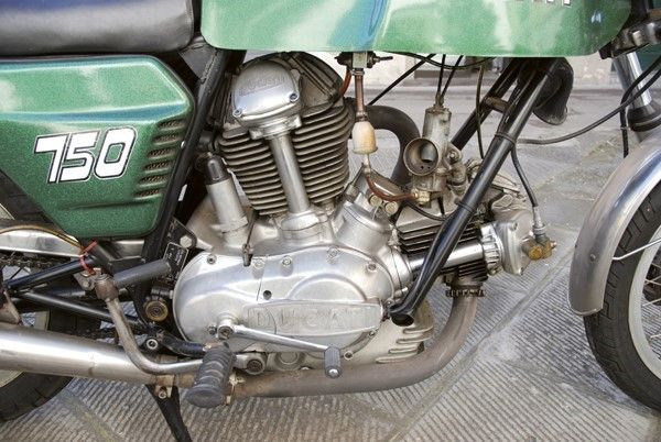 Ducati 750 Gt