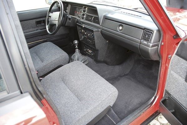 Volvo 240 Polar